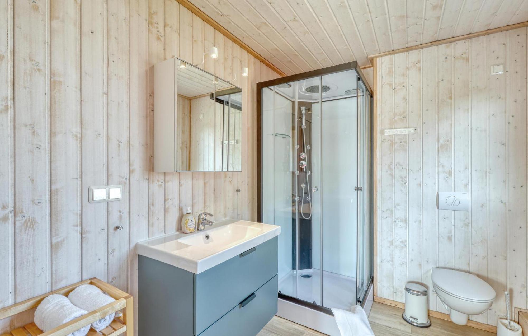 2 Bedroom Stunning Home In Zerpenschleuse Luaran gambar
