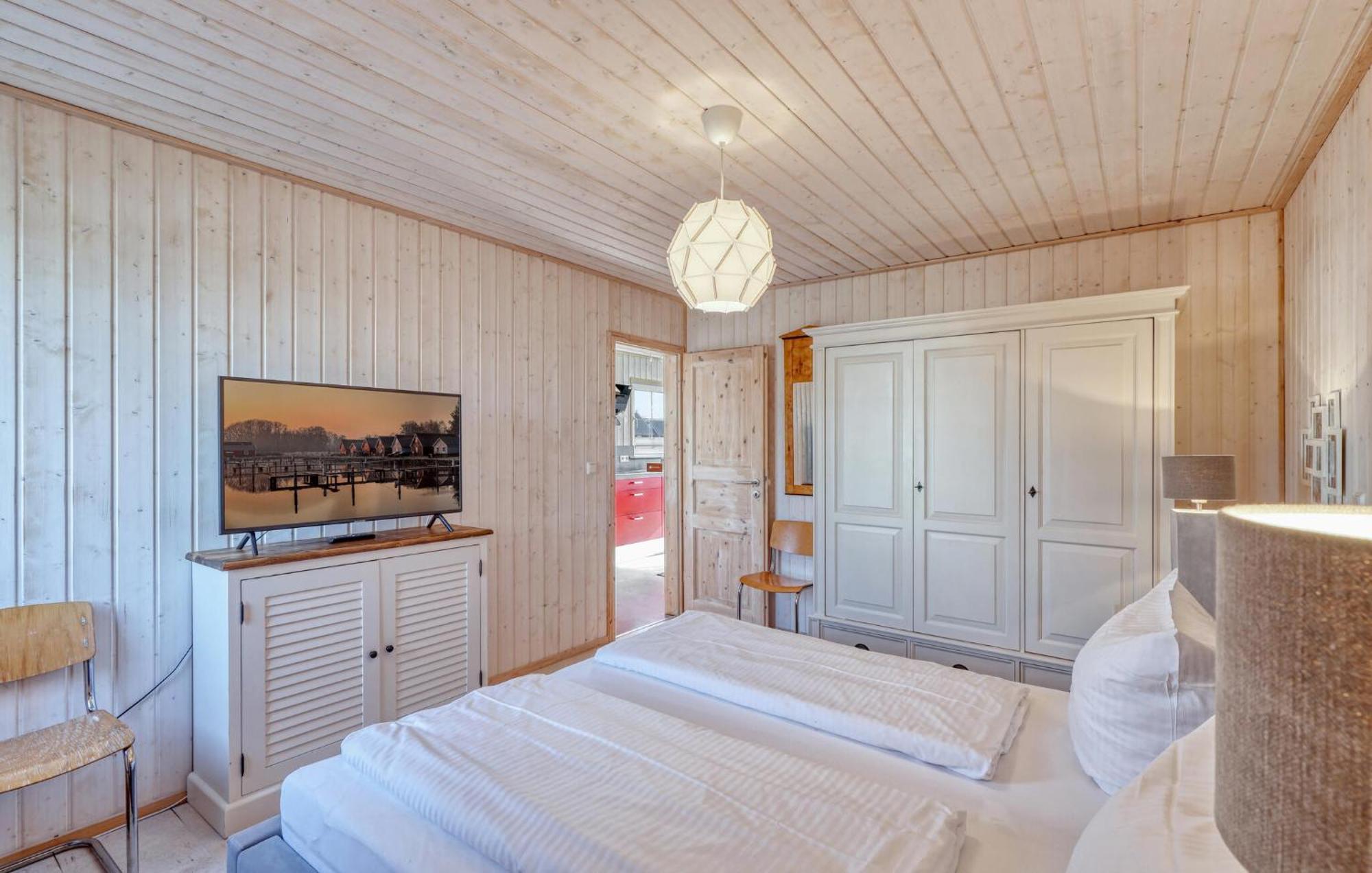 2 Bedroom Stunning Home In Zerpenschleuse Luaran gambar